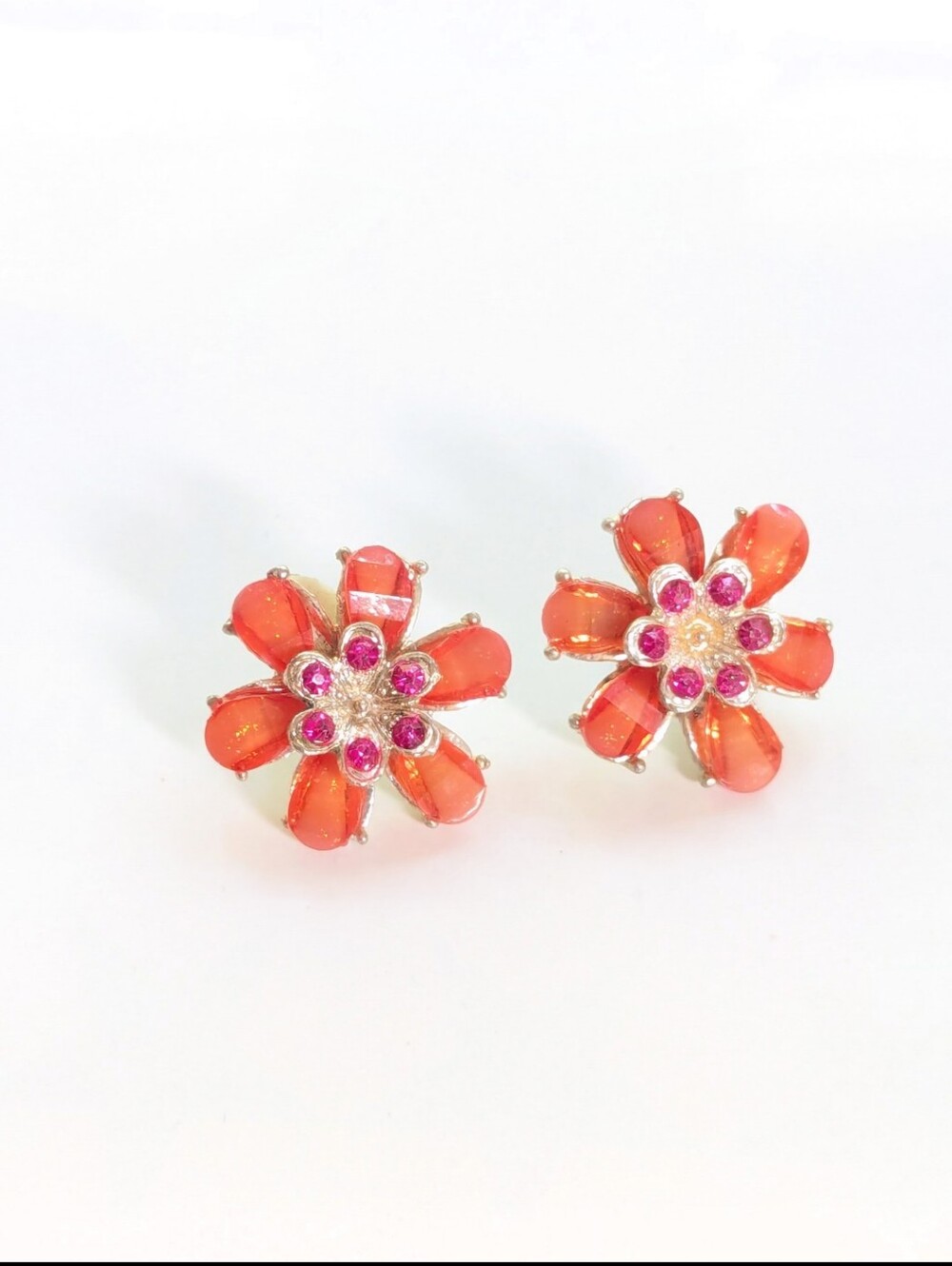 Vintage Silver Tone Orange Acrylic Flower Power Hippie Boho Clip On Earrings
